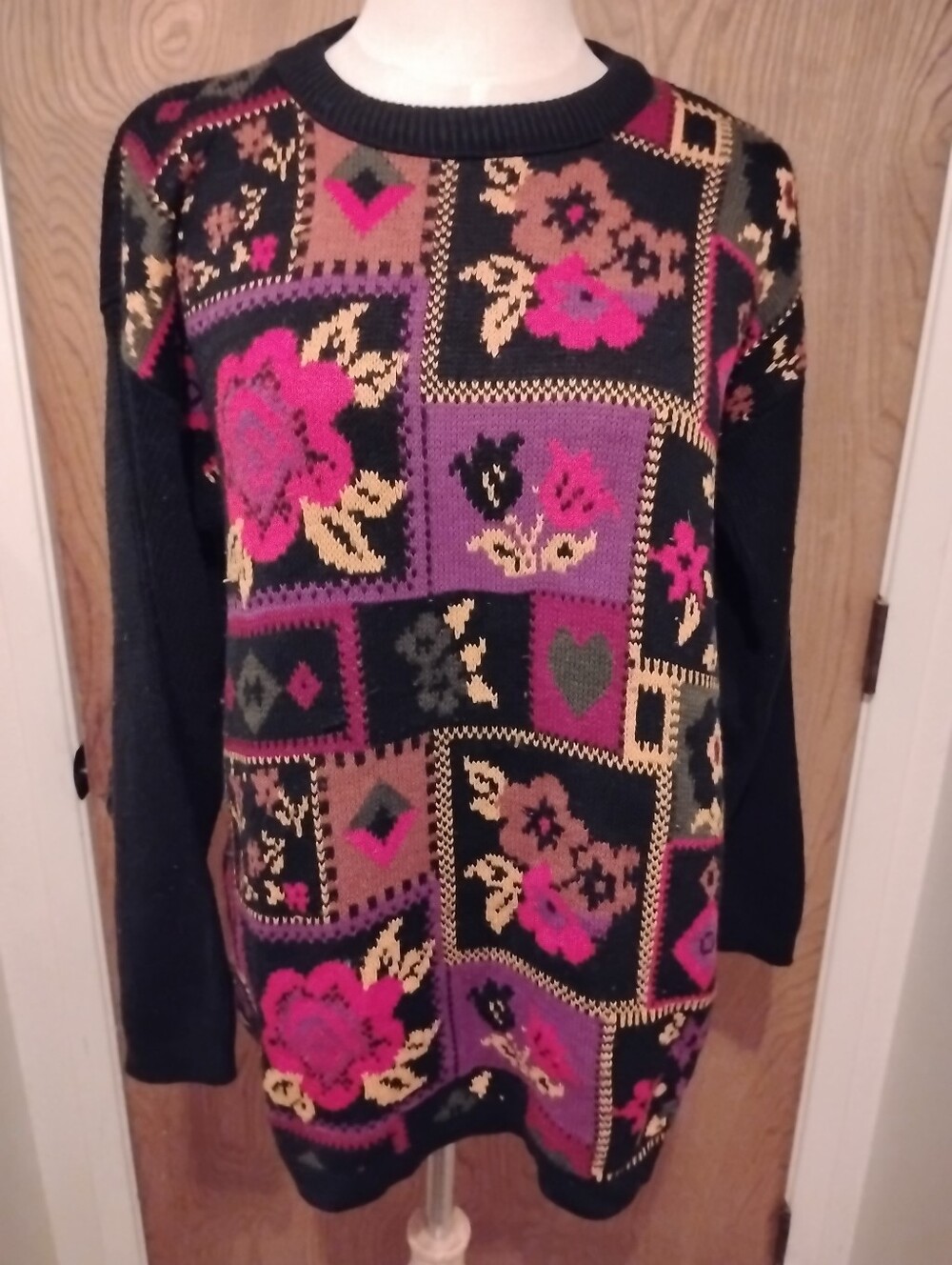 Vintage 1980s Mod Pullover Colorful Floral England Acrylic Sweater Black Purple